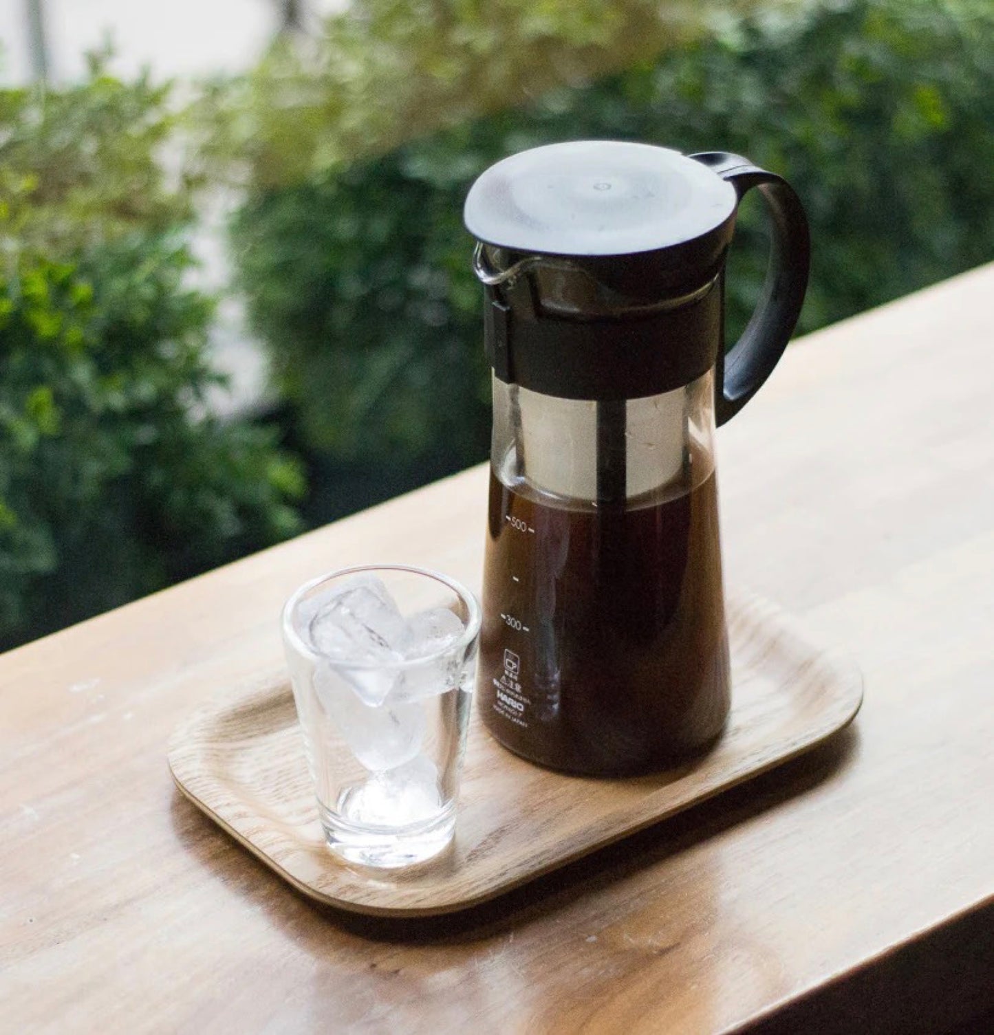 Hario V60 MIZUDASHI Cold Brew Coffee Pot lifestyle 1 1