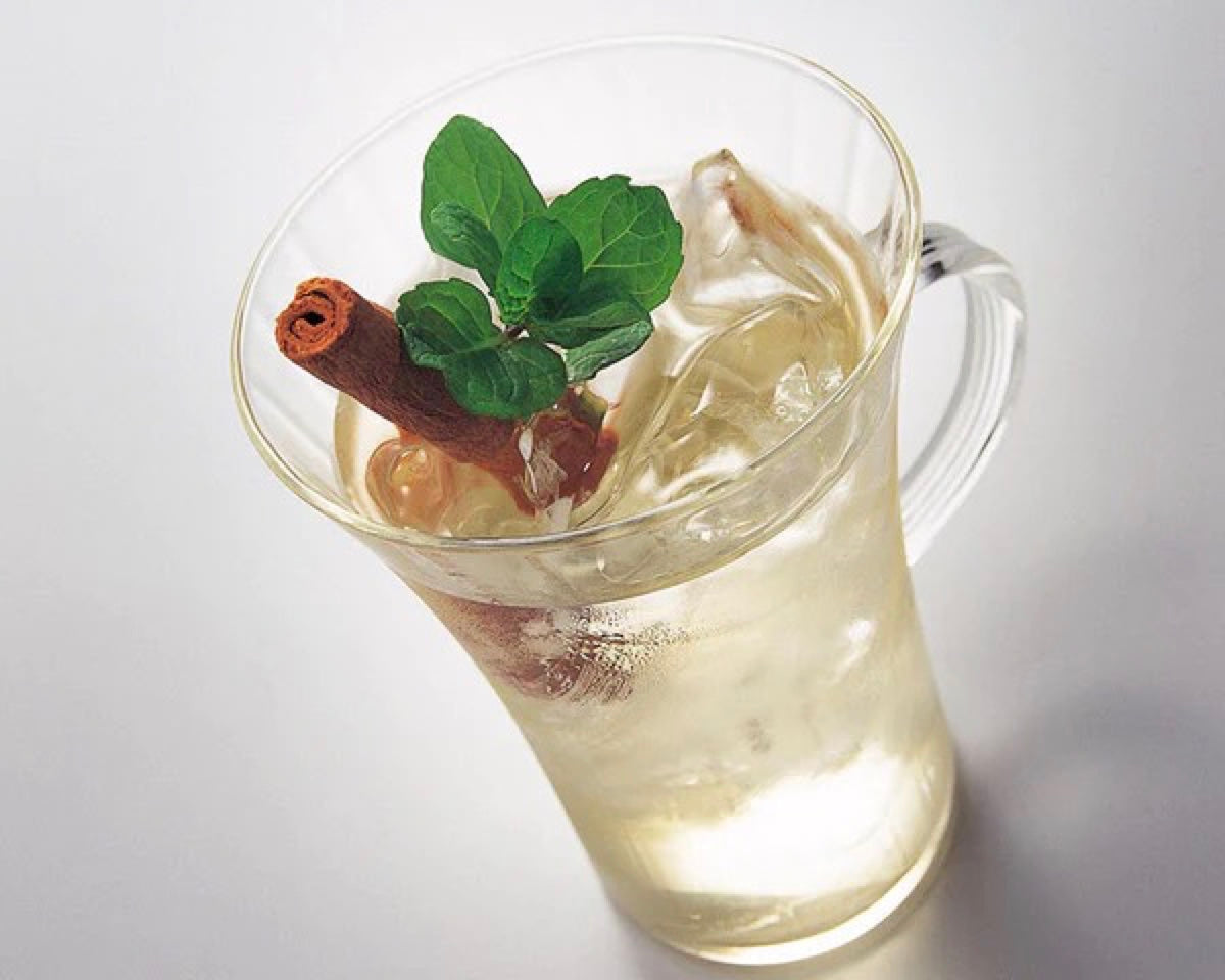 Hario Heatproof Hot Glass lifestyle 2 23