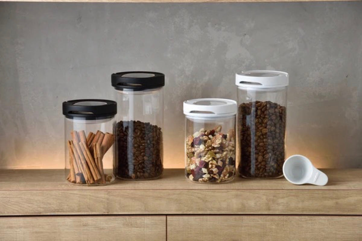 airtight containers in black and white