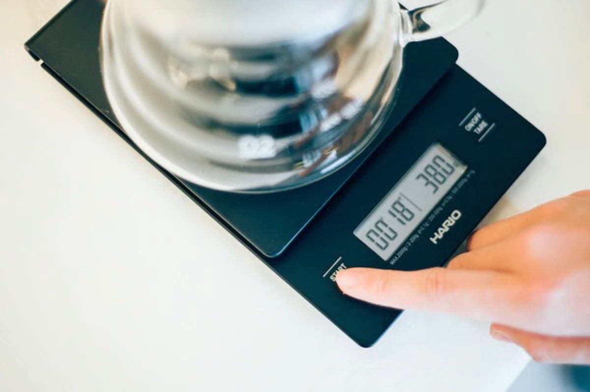 Hario V60 Drip Scale Black lifestyle 2 4