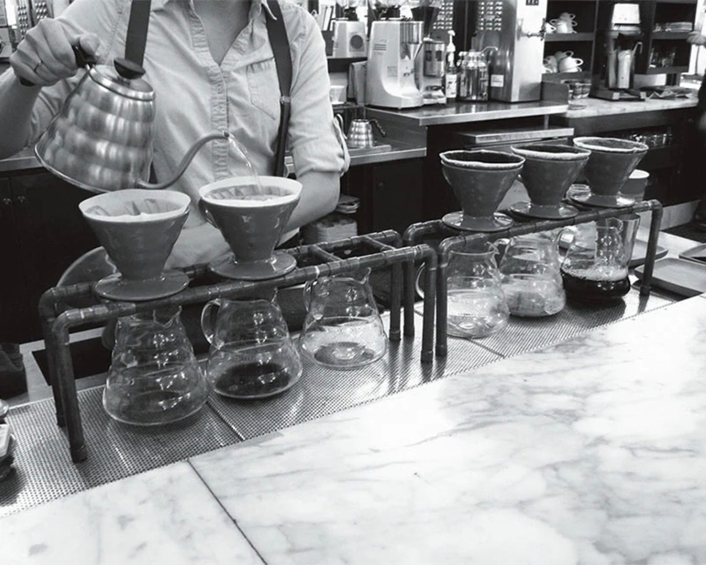 Hario V60 Coffee Dripper Ceramic / Red