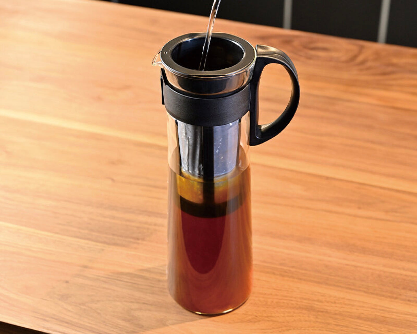 Hario V60 MIZUDASHI Cold Brew Coffee Pot lifestyle 4 1