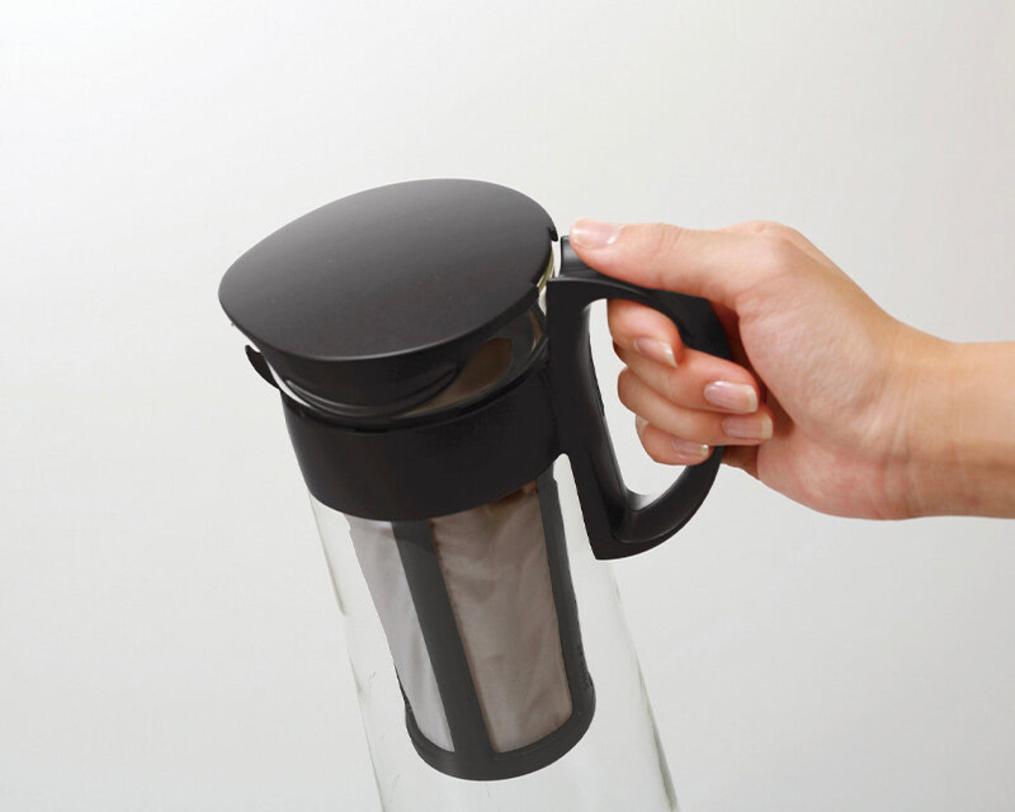 Hario V60 MIZUDASHI Cold Brew Coffee Pot lifestyle 5 1
