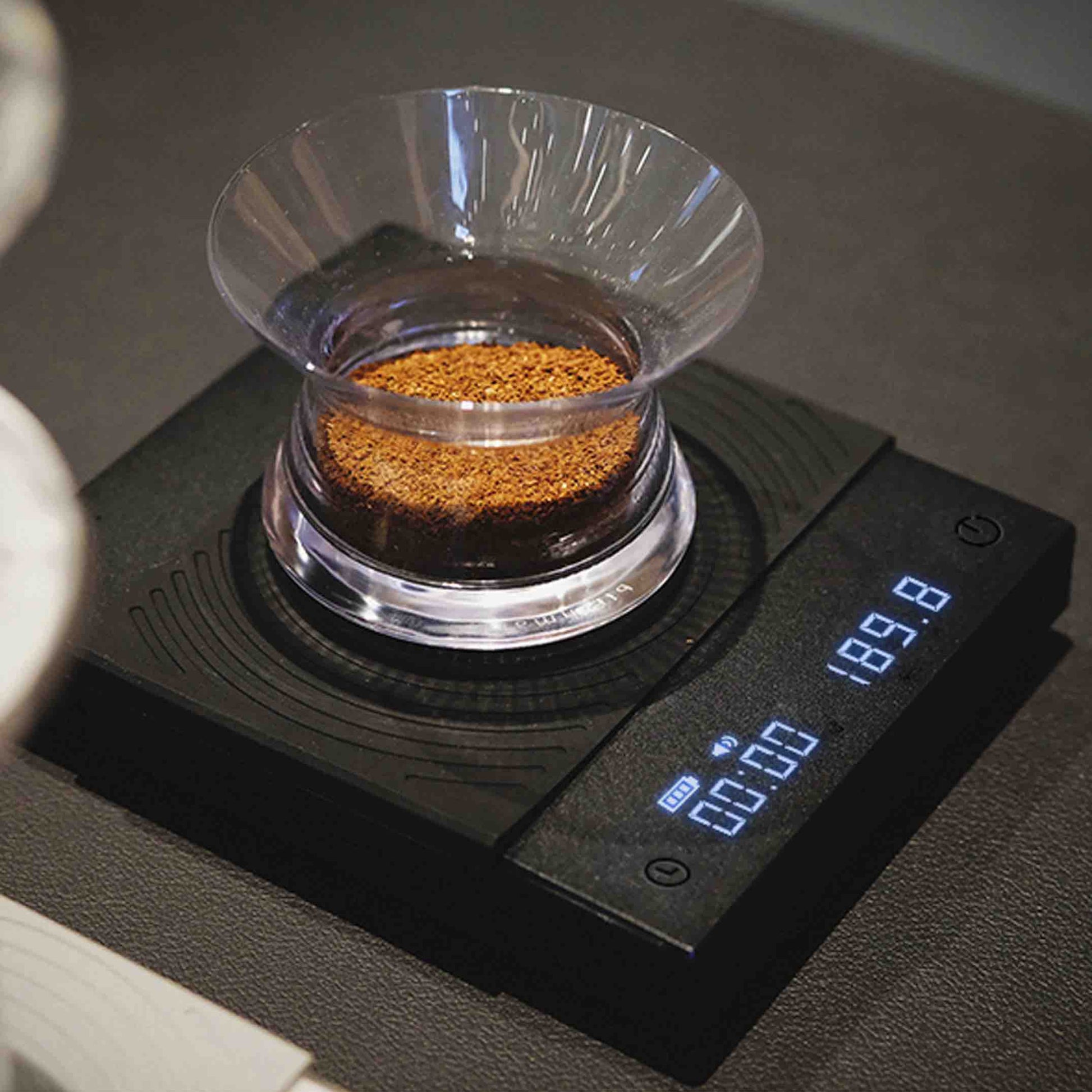 Black Mirror Basic 2 Coffee and Espresso Scale