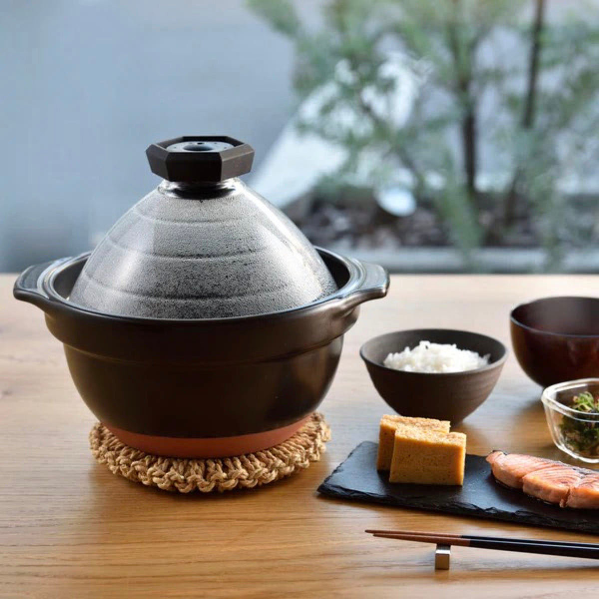 Hario GOHANGAMA Glass-Lid Rice Cooker Ceramic lifestyle 1 15