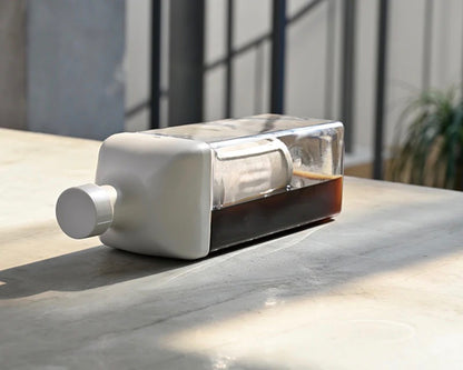 hario filter in bottle lifestyle 1 3