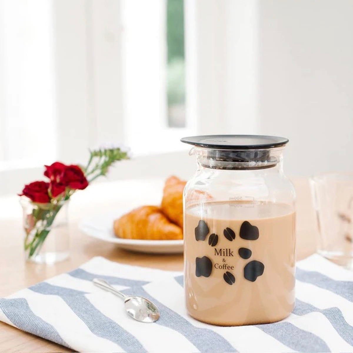 Hario Milk-brew Coffee Pot lifestyle 1 30
